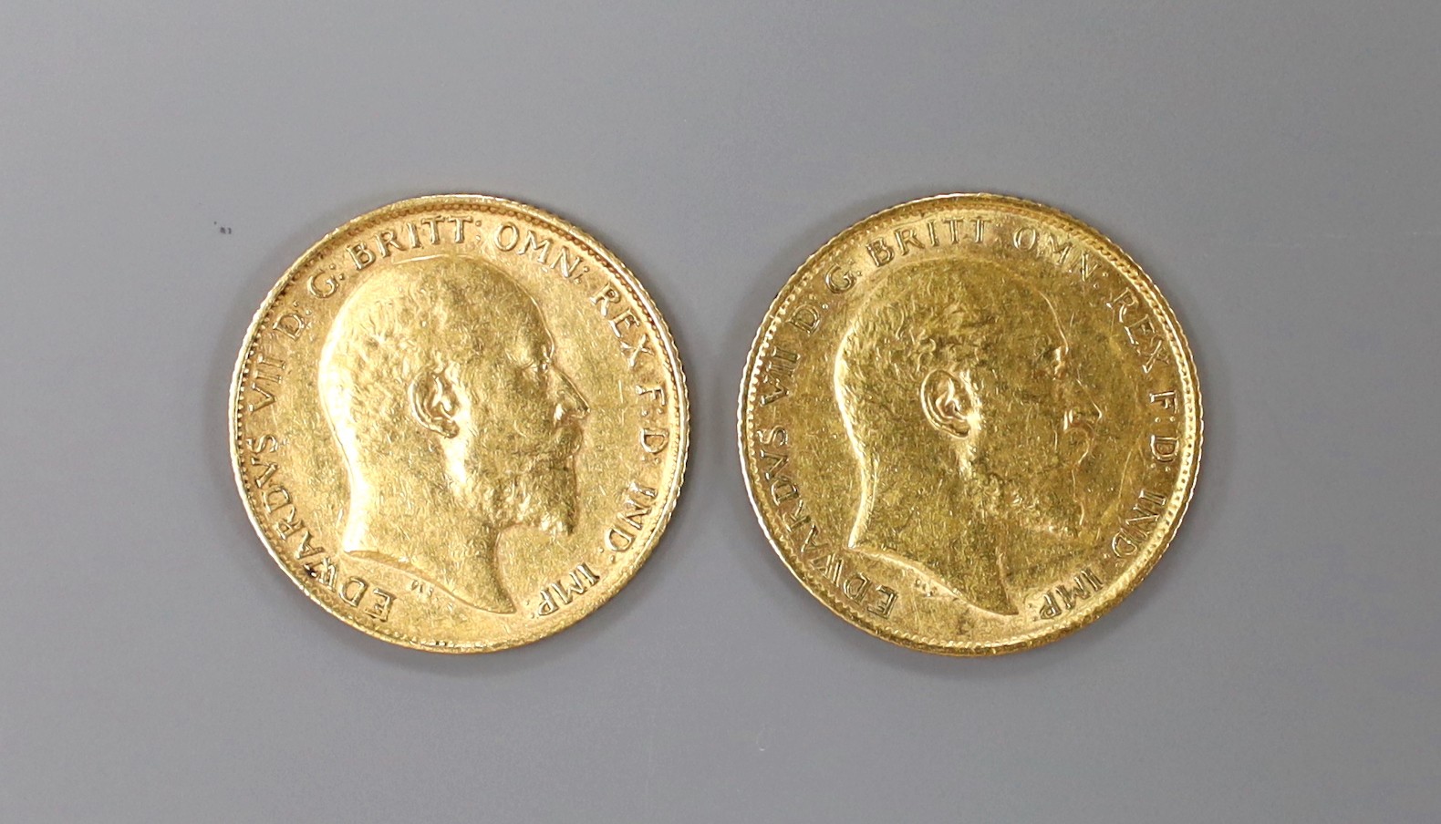 Two Edward VII gold half sovereigns, 1907 & 1910.